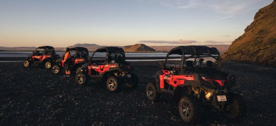 Scenic Buggy Adventure 1 hour - What to wear: you get the suit and helmet, you still need the warm layers