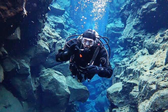 Silfra: Diving Between Tectonic Plates - Meet on Location - Warm Cocoa, Cookies, and Your Post-Session Chat