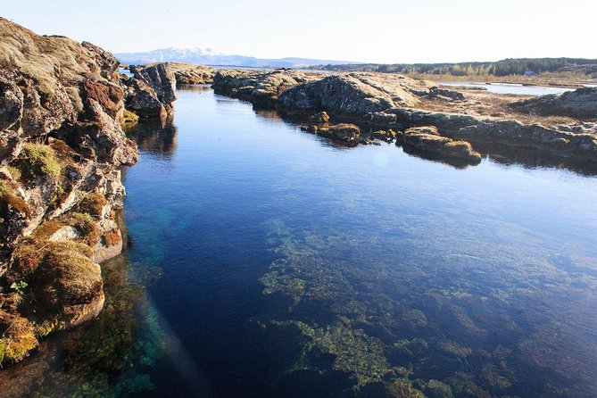 Silfra Drysuit Snorkeling with Free Photos - Meet on Location - Photos included, and why the guides earn their tips