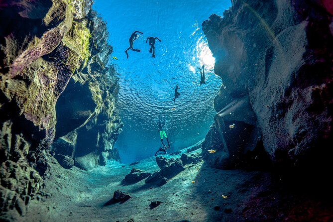 Silfra Snorkel - Between Continents - When Quality Matters - Key highlights at a glance