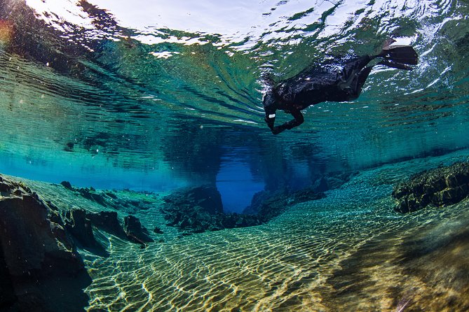 Silfra: Snorkeling Between Tectonic Plates - Meet on Location - Hot chocolate, cookies, and photos: the finish that feels thoughtful