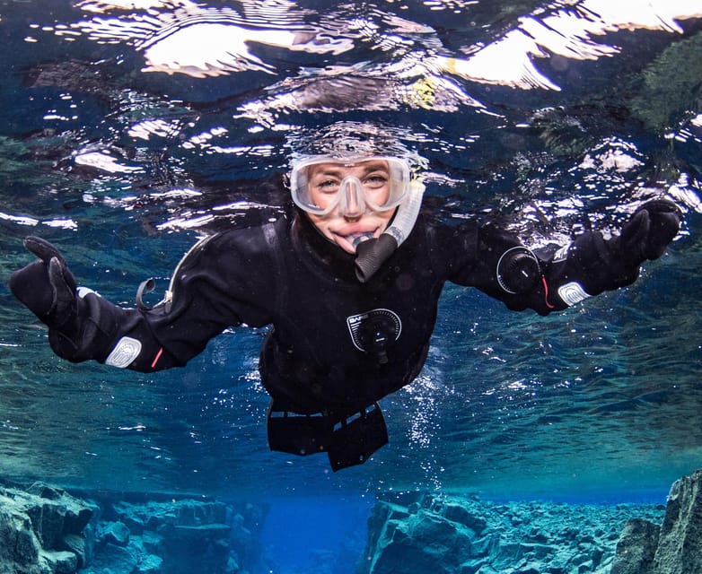 Silfra: Snorkeling Tour Between Tectonic Plates - The flow of the tour: briefing, entry, Big Crack, and Silfra Cathedral