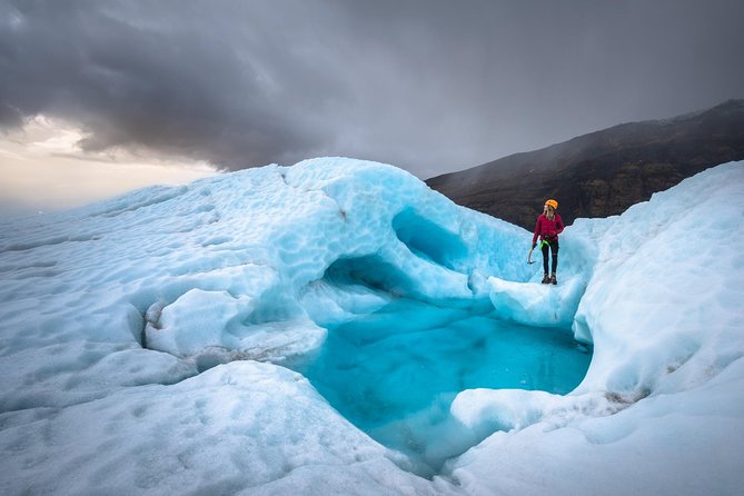 Skaftafell: 4h Small Group Glacier Hike with Guide and Transfer - Weather, rain gear, and the one thing you should bring
