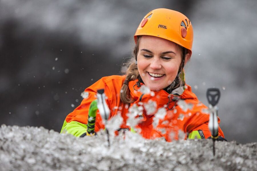 Skaftafell: Glacier Hike and Ice Climbing Guided Experience - What the Falljökull glacier hike feels like, crevasses and all