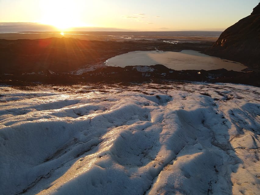 Skaftafell National Park: Falljokull Ice Climb and Hike - What to pack so you stay warm and focused (gloves and rain gear matter)