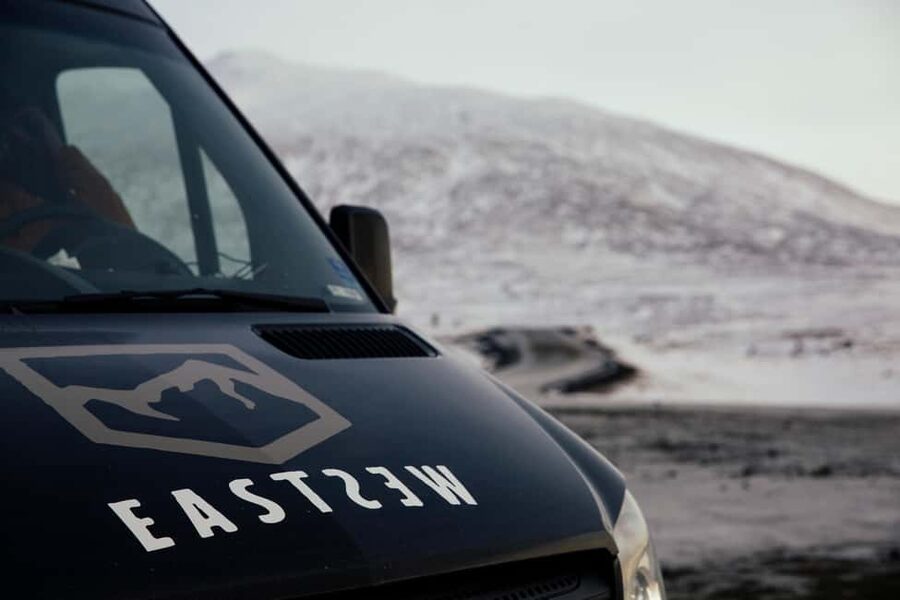 Skarfabakki: Golden Circle Small-Group Full-day Tour - Geysir Hot Spring Area: steam, sound, and guided timing