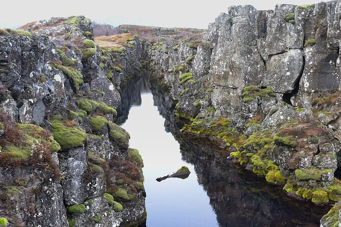 Small Group Golden Circle with Kerid Crater & Tomato Farm Visit - Þingvellir National Park: plates, Alþingi, and the right way to walk it
