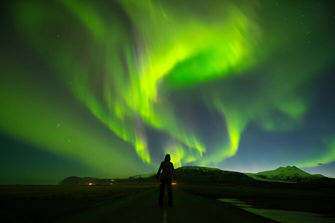 Small-Group Tour: Northern Lights with Photos & Hot Chocolate - Aurora hunting that actually starts with smart planning