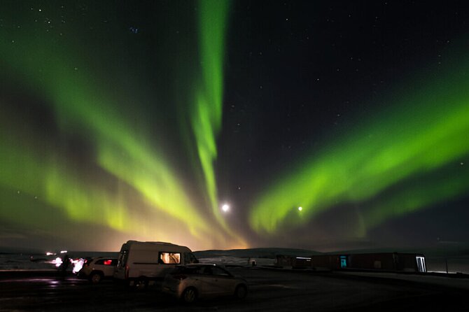 Small-Group Tour: Northern Lights with Photos & Hot Chocolate - About those photos: what’s included, what might cost extra