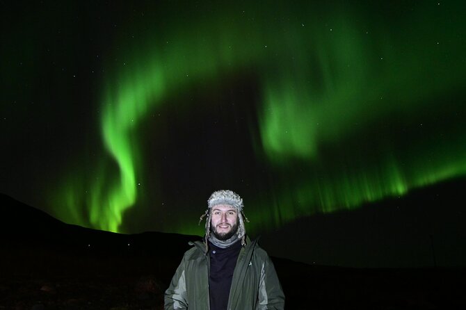 Small-Group Tour: Northern Lights with Photos & Hot Chocolate - Group size and space: why max 19 matters when the sky is moving