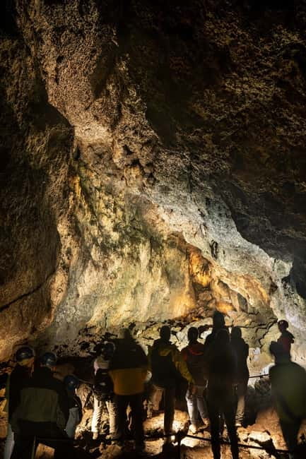 Snæfellsnes: Vatnshellir Lava Cave Tour - Guides like Thor and Anita: what good explanations change