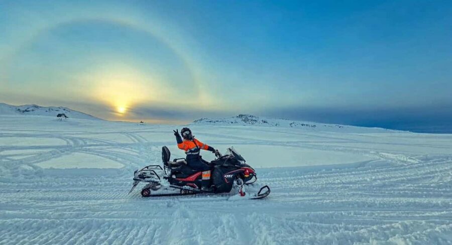 Snowmobiling on Eyjafjallajökull - The Summit of Adventure - Snowmobile on Eyjafjallajökull: about 1 hour of pure winter motion