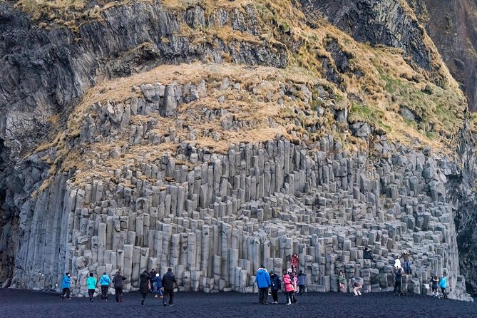 South Coast, Glacier Hike & Northern Lights from Reykjavik - Northern Lights hunt by minibus: how guides improve your odds