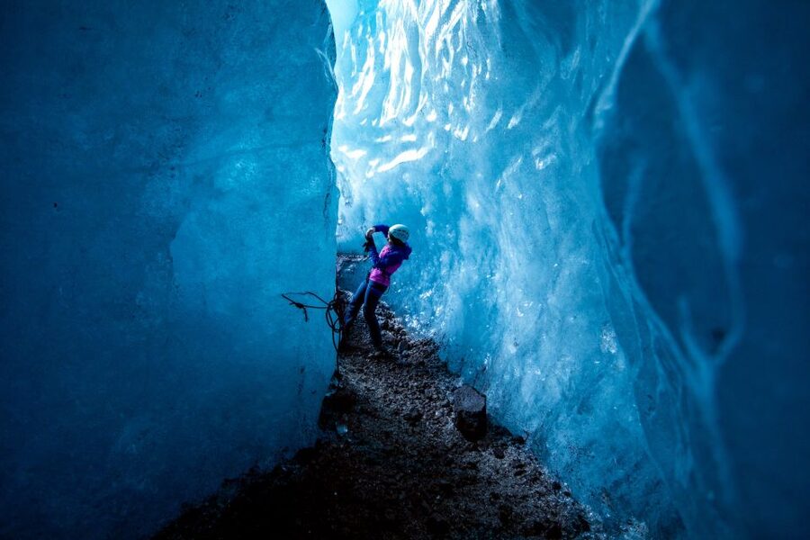 South Coast Iceland: 2-Day Blue Ice Cave & Jokulsarlon Tour - Reykjavík pickup and the waterfall warm-up: Seljalandsfoss and Skógafoss