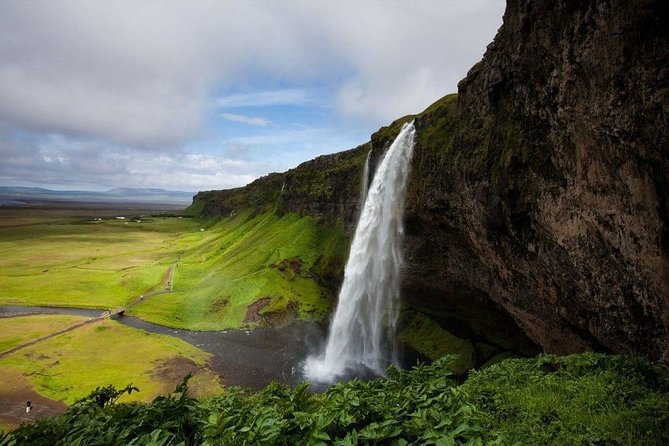 South Coast, Reynisfjara Beach & Waterfalls Small-Group Day Trip from Reykjavik - Reynisfjara black sand and Reynisdrangar: the scary pretty part