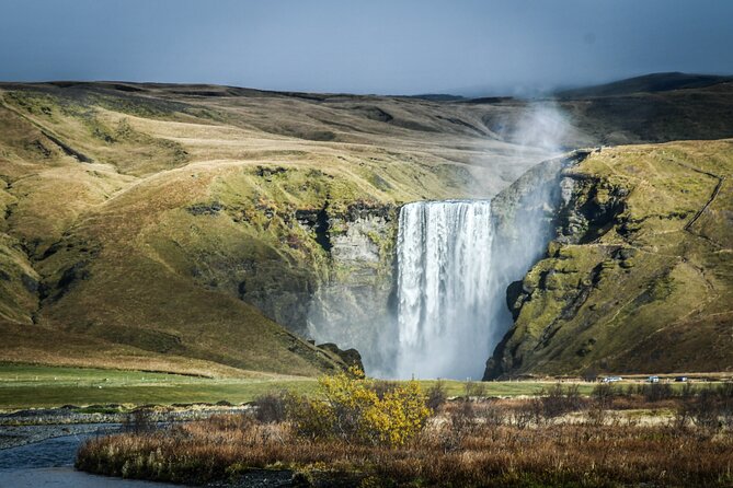 South Coast, Waterfalls and Black Sand Beach (Small Group Tour) - The Rhythm of the Day: 8:30 Start, Several Stops, One Big Loop Back