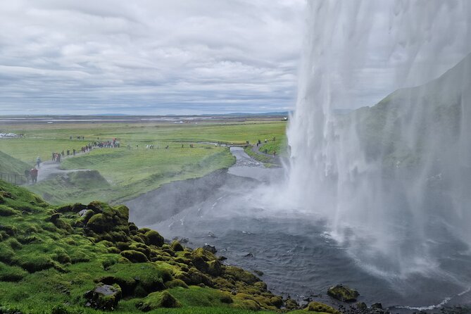 South Iceland, Glacier and Black Sand Beach Small Group Tour - Vik Town Break, Lunch Timing, and Photo-First Thinking