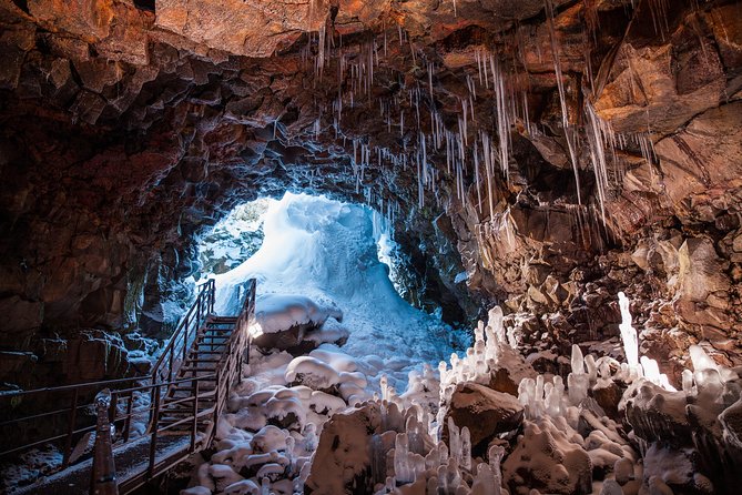 The Lava Tunnel Tour - Raufarhólshellir - Gear, lighting, and the small-group reality