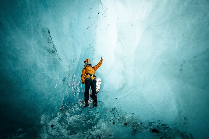 The Original Ice Cave Tour in Jökulsárlón Glacier Lagoon - Guides make or break it: the human side of the glacier