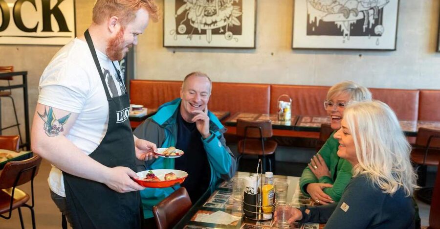 The Reykjavik Christmas Food Tour - Finding the meeting point at Hlöllabátar and CenterHotel Plaza
