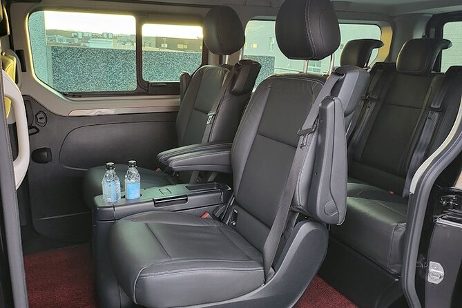 Transfer from Reykjavik - Private airport transfer to KEF Airport - Your pickup in Reykjavik: where the driver finds you