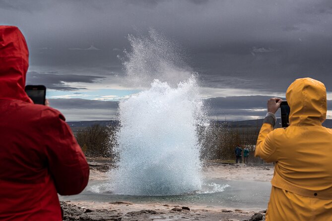 Unforgettable Full-Day Golden Circle Private Tour from Reykjavík - Stop 5: Kerið Crater, Red Volcanic Rock, and Blue Water