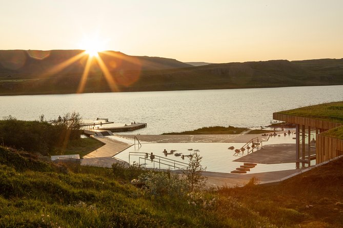 Vök Baths Admission Ticket - Food, drinks, and the cafe-restaurant rulebook
