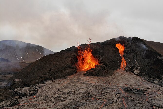 Volcano Hike and Grindavík Visit from Reykjavik - What to pack so wind and rain do not ruin your day